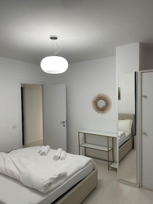 Modern Apartment At Train Station Tiran Dış mekan fotoğraf